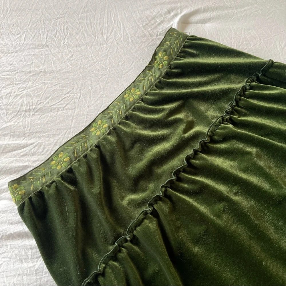 Vintage Y2K Green Velvet Renaissance Fairy Whimsigoth Embroidered Fairy Skirt - Picture 9 of 13